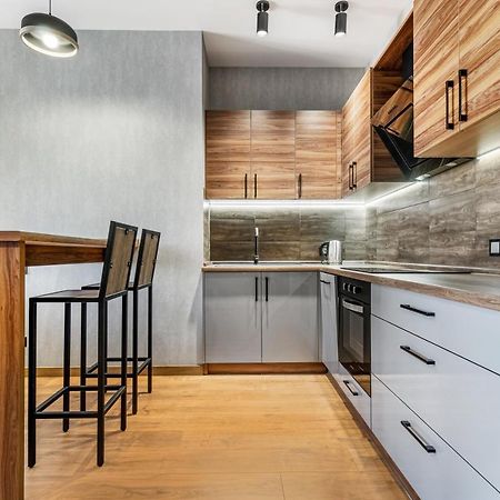 Sea Symphony Wood Style Apartment Одесса Экстерьер фото
