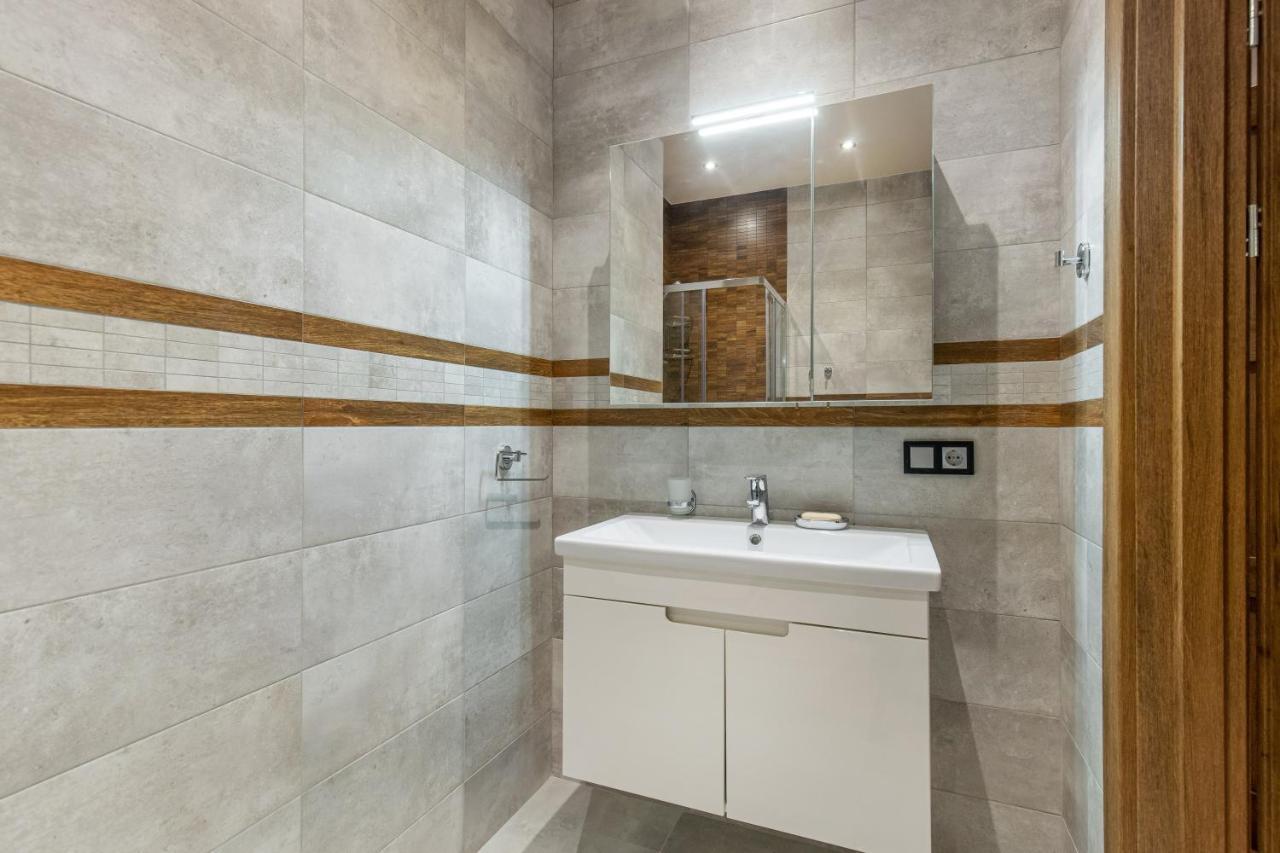 Sea Symphony Wood Style Apartment Одесса Экстерьер фото